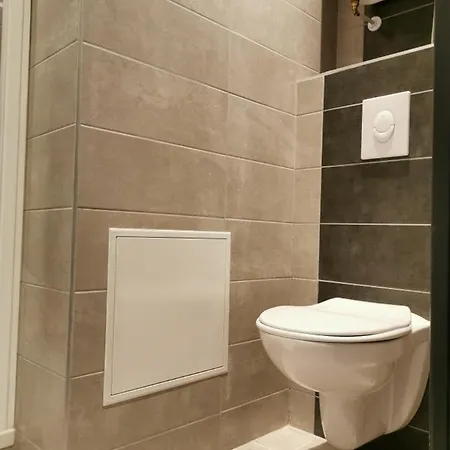 Hyper Centre St Etienne : Joli Petit Studio Apartment